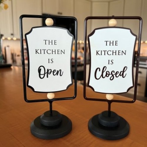 Swivel Plaque-The Kitchen Is Open/The Kitchen Is Closed (6.5" x 3.25" x 2.5")