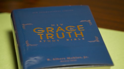 NIV, The Grace and Truth Study Bible (Trustworthy and Practical Insights), Hardcover, Red Letter, Comfort Print