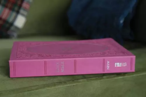 NIV Comfort Print, Bible, Pink, Imitation Leather, Reading Plan, Plan of Salvation, Gilt Edge, Slip Case