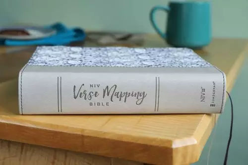 NIV, Verse Mapping Bible, Leathersoft, Navy Floral, Thumb Indexed, Comfort Print