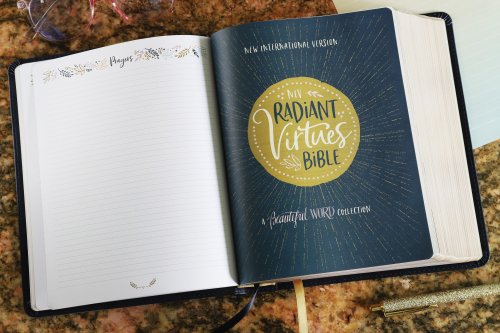 Niv, Radiant Virtues Bible: A Beautiful Word Collection, Leathersoft, Navy, Red Letter, Comfort Print: Explore the Virtues of Faith, Hope, and Love