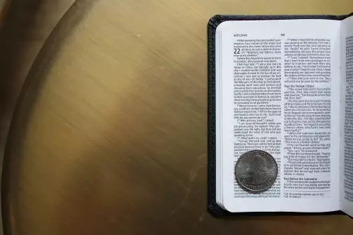 NIV, Shirt Pocket New Testament, Leathersoft, Black, Comfort Print