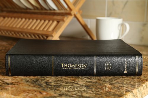 KJV, Thompson Chain-Reference Bible, Large Print, Bonded Leather, Black, Red Letter, Thumb Indexed, Comfort Print