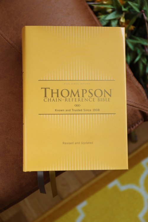 KJV, Thompson Chain-Reference Bible, Hardcover, Yellow Gold, Red Letter, Comfort Print