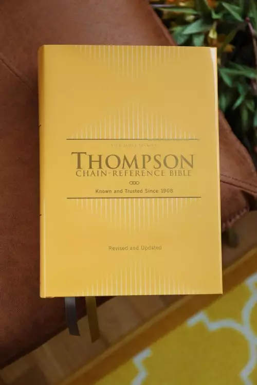 KJV, Thompson Chain-Reference Bible, Hardcover, Yellow Gold, Red Letter, Comfort Print