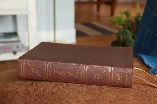 Nkjv, Thompson Chain-Reference Bible, Leathersoft, Brown, Red Letter, Thumb Indexed, Comfort Print