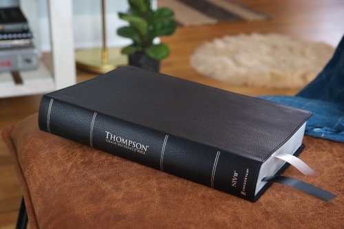 NIV, Thompson Chain-Reference Bible, Large Print, Bonded Leather, Black, Red Letter, Comfort Print