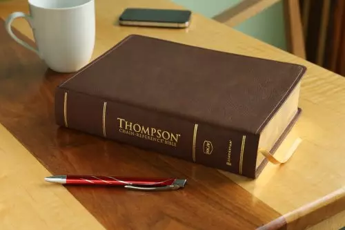 NKJV Thompson Chain-Reference Bible, Leathersoft, Brown, Red Letter