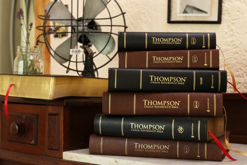 NKJV Thompson Chain-Reference Bible, Leathersoft, Brown, Red Letter