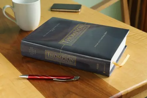 NASB, Thompson Chain-reference Bible, Hardcover, Red Letter, 1977 Text