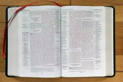 ESV Thompson Chain-Reference Bible, Bonded Leather, Black, Red Letter