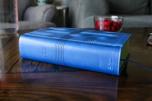 NIrV, Giant Print Compact Bible for Boys, Leathersoft, Blue, Comfort Print