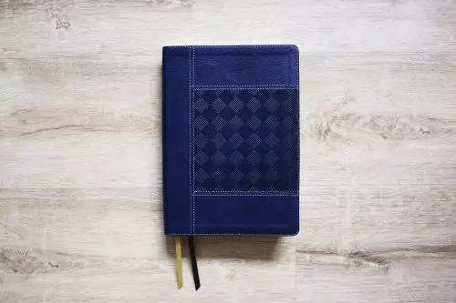 NIV, Wide Margin Bible (A Bible that Welcomes Note-Taking), Leathersoft, Navy, Red Letter, Comfort Print