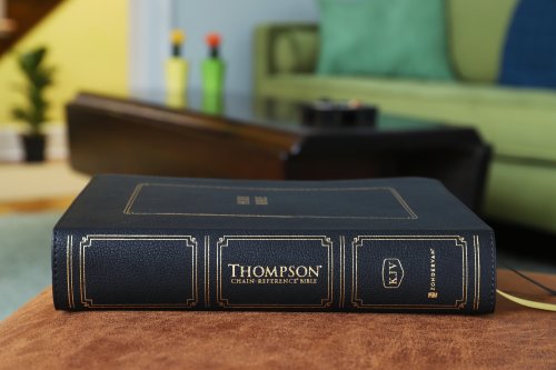 KJV, Thompson Chain-Reference Bible, Leathersoft, Black, Red Letter, Thumb Indexed, Comfort Print