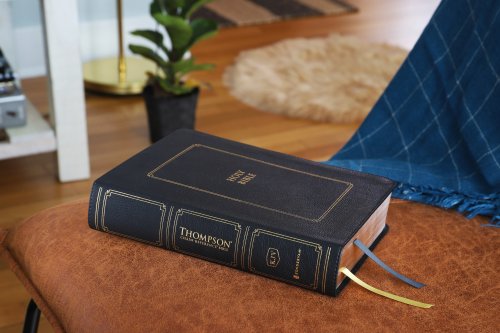 KJV, Thompson Chain-Reference Bible, Leathersoft, Black, Red Letter, Thumb Indexed, Comfort Print