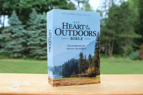 NIV, Heart of the Outdoors Bible, Paperback, Comfort Print