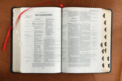 NASB, Thompson Chain-Reference Bible, Bonded Leather, Black, Red Letter, 1977 Text, Thumb Indexed