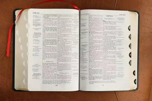 NASB, Thompson Chain-Reference Bible, Bonded Leather, Black, Red Letter, 1977 Text, Thumb Indexed