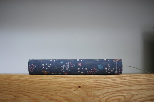 NIV, Journal the Word Bible (Perfect for Note-Taking), Double-Column, Cloth over Board, Navy Floral, Red Letter, Comfort Print