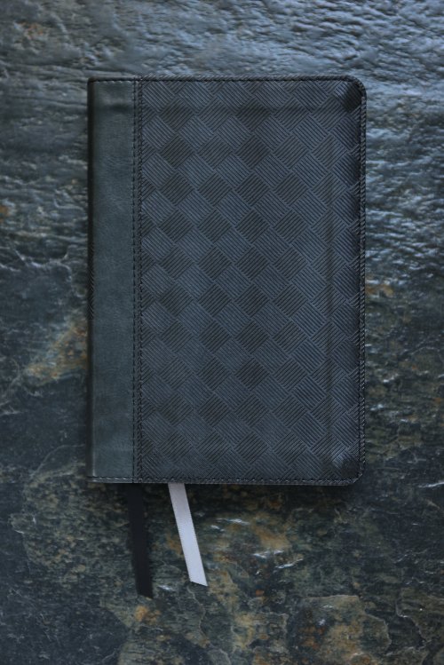 NIV, Thinline Bible, Compact, Leathersoft, Black/Gray, Red Letter, Comfort Print