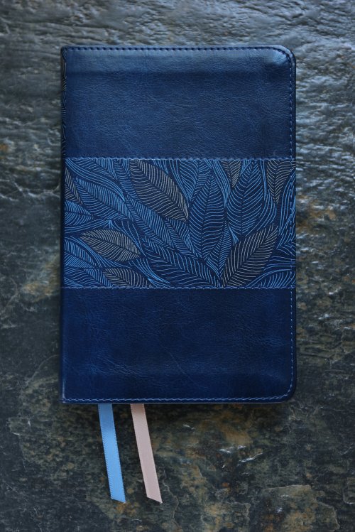 NIV, Thinline Bible, Compact, Leathersoft, Blue Floral, Red Letter, Comfort Print