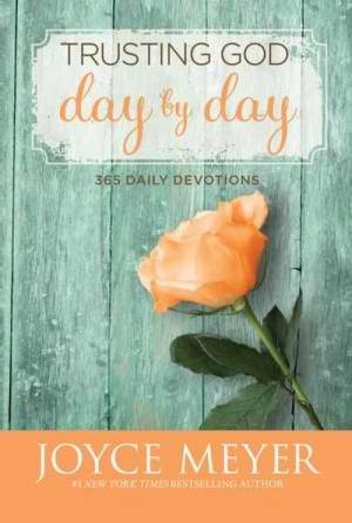 Trusting God Day by Day: 365 Daily Devotions