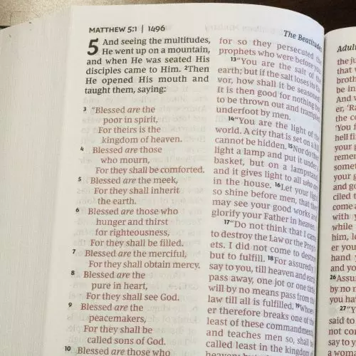 NKJV Pew Bible, Burgundy, Hardcover, Large Print, Words of Christ in Red, Color Maps, Table of Weights and Measures, Charts