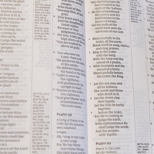 NKJV Holy Bible, Giant Print Center-Column Reference Bible, Black Leathersoft, Thumb Indexed, 72,000+ Cross References, Red Letter, Comfort Print: New King James Version