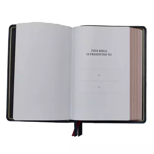 NKJV, Deluxe Thinline Reference Bible, Large Print, Leathersoft, Black, Red Letter, Comfort Print