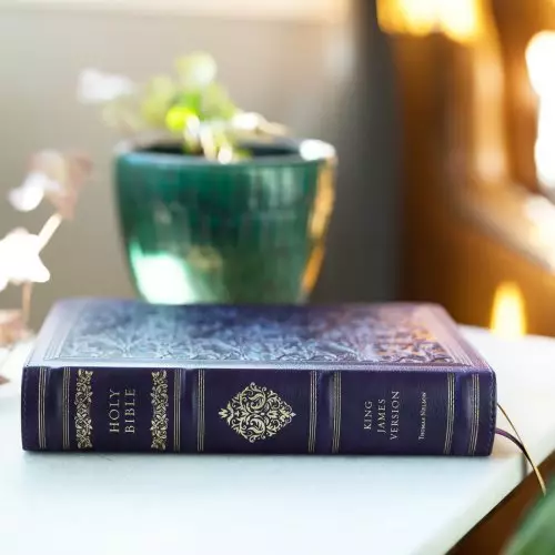 KJV, Personal Size Reference Bible, Sovereign Collection, Leathersoft, Purple, Red Letter, Comfort Print