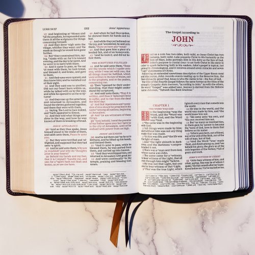 KJV, Personal Size Reference Bible, Sovereign Collection, Genuine Leather, Black, Red Letter, Comfort Print