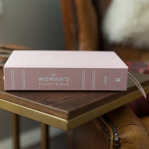 NIV, The Woman's Study Bible, Cloth over Board, Pink, Full-Color, Red Letter, Thumb Indexed