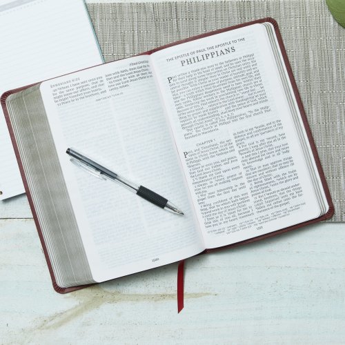 NKJV, Deluxe Thinline Reference Bible, Genuine Leather, Black, Red Letter, Comfort Print