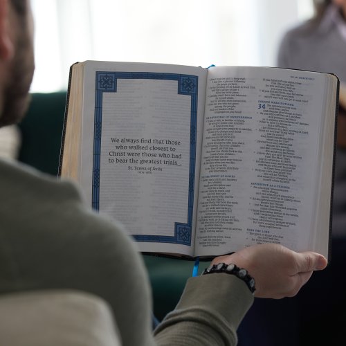 NRSVCE, Great Quotes Catholic Bible, Leathersoft, Blue, Comfort Print