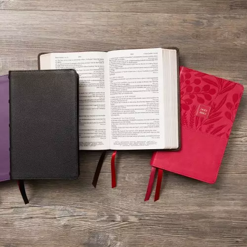 KJV Holy Bible: Large Print Single-Column with 43,000 End-of-Verse Cross References, Black Genuine Leather, Personal Size, Red Letter, Comfort Print: King James Version