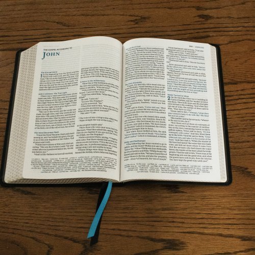 NKJV, Large Print Thinline Reference Bible, Blue Letter, Maclaren Series, Leathersoft, Black, Comfort Print