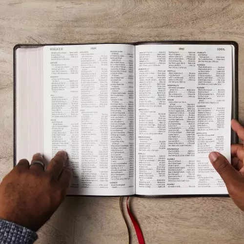 KJV Holy Bible: Super Giant Print with 43,000 Cross References, Black Genuine Leather, Red Letter, Comfort Print (Thumb Indexed): King James Version