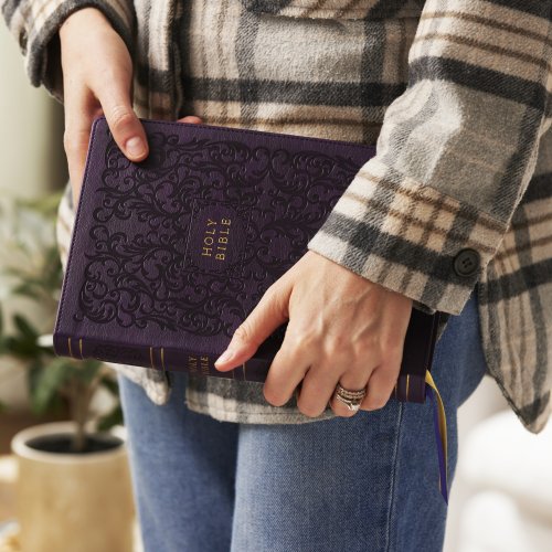 KJV Holy Bible with 73,000 Center-Column Cross References, Purple Leathersoft, Red Letter, Comfort Print (Thumb Indexed): King James Version