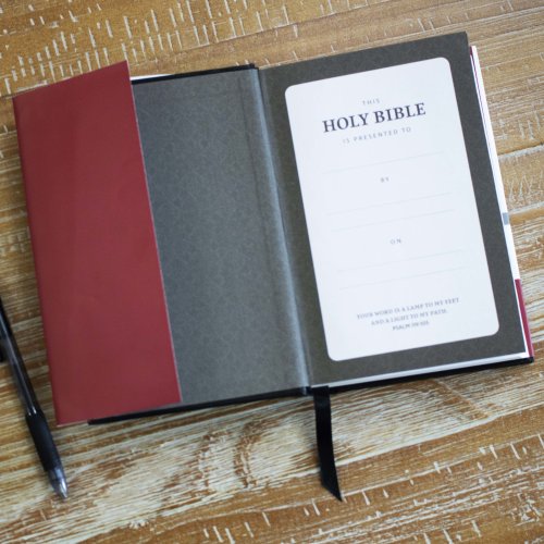 NKJV, Compact Center-Column Reference Bible, Hardcover, Red Letter, Comfort Print