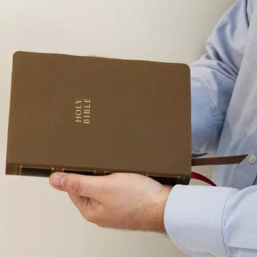 NKJV, Compact Center-Column Reference Bible, Brown Leathersoft, Red Letter, Comfort Print