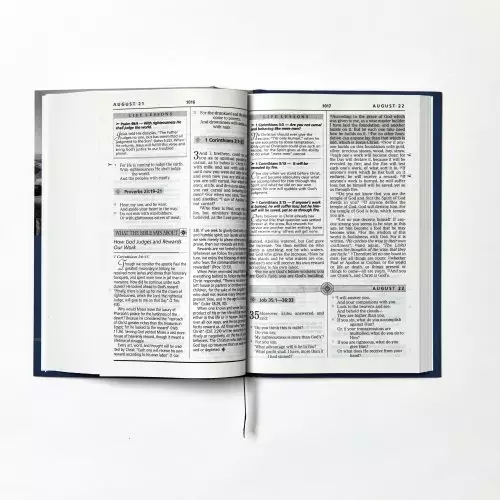 NKJV Life Principles Daily Bible: Paperback