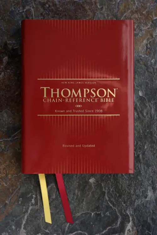 NKJV Thompson Chain-Reference Bible, Hardcover, Red Letter, Comfort Print